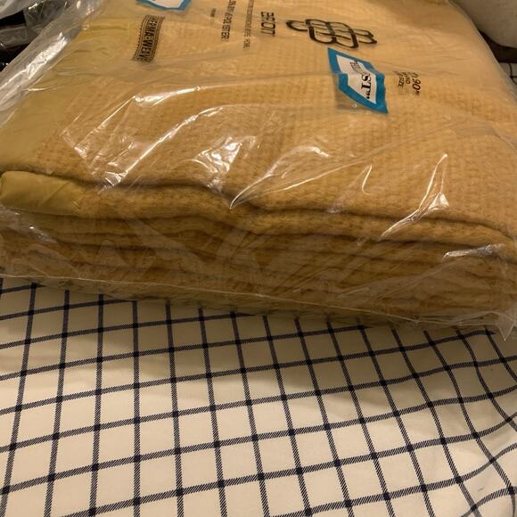 Vintage Hillcrest Blanket 72 x 90 Beacon Capri Yellow Therma Weave USA Twin - Picture 6 of 6